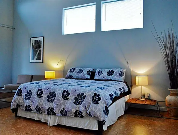 Modern B & B hotel detail image 2