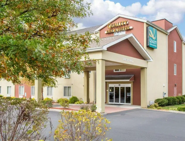 Quality Inn & Suites hotel detail image 1