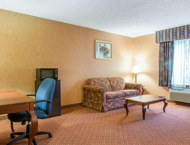 Quality Inn & Suites hotel detail image 3