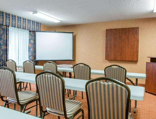 Quality Inn & Suites hotel detail image 4