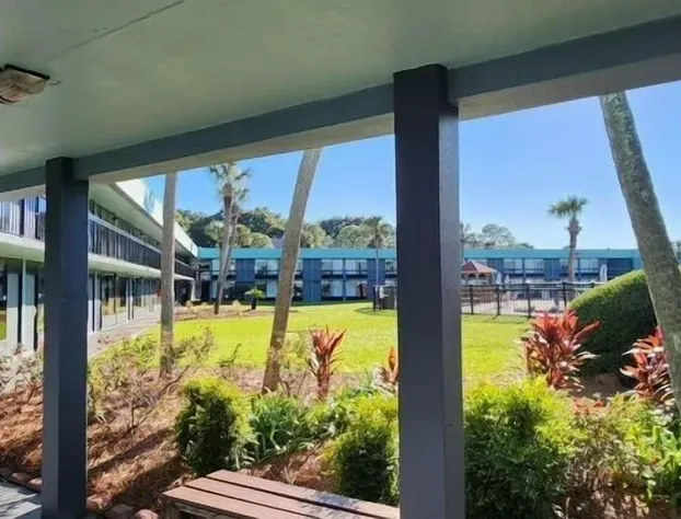 Quality Inn & Suites Gulf Breeze Bayside near Pensacola Beach hotel detail image 2