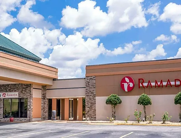 Ramada by Wyndham Macon hotel detail image 1