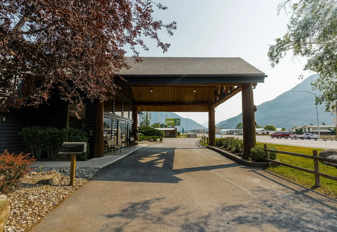 Wonderstone at Glacier hotel hero