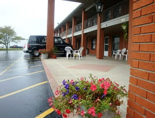 Travel Inn & Suites hotel detail image 2