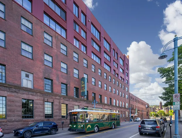 The Suites Hotel at Waterfront Plaza hotel detail image 1