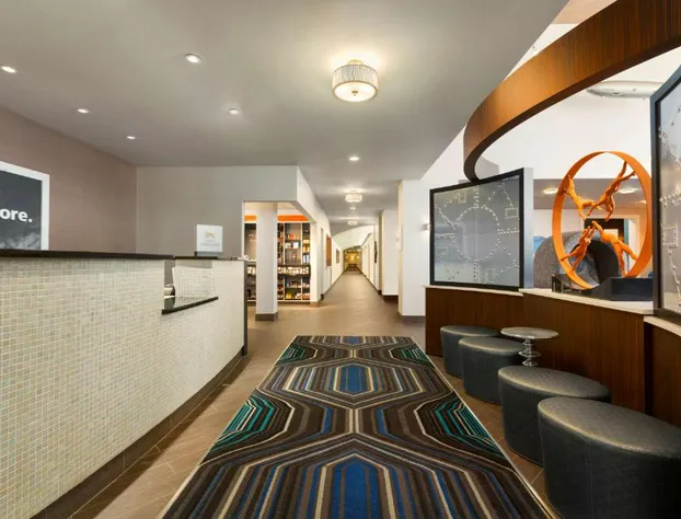 Hampton Inn & Suites Herndon-Reston hotel detail image 2