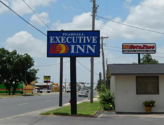 Pearsall Executive Inn hotel detail image 1