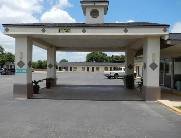 Pearsall Executive Inn hotel detail image 2