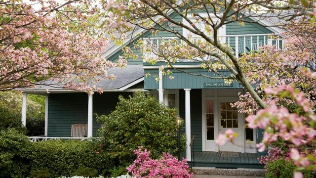 1906 Pine Crest Inn hotel detail image 4