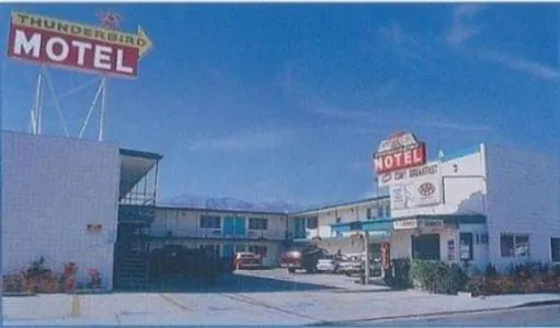 Thunderbird Motel hotel hero