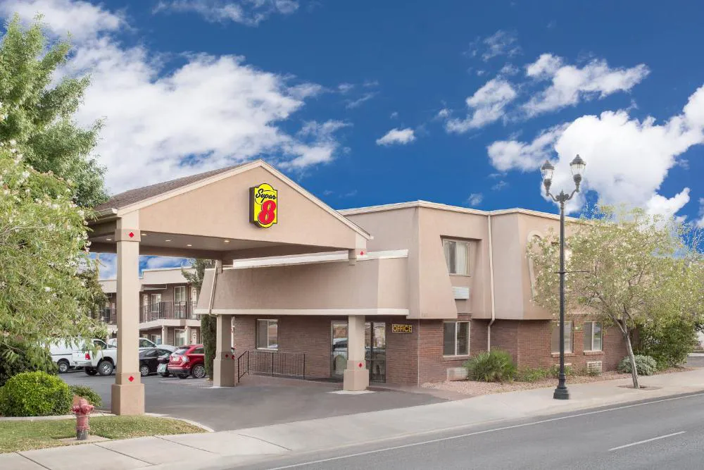 Super 8 by Wyndham St. George UT hotel hero