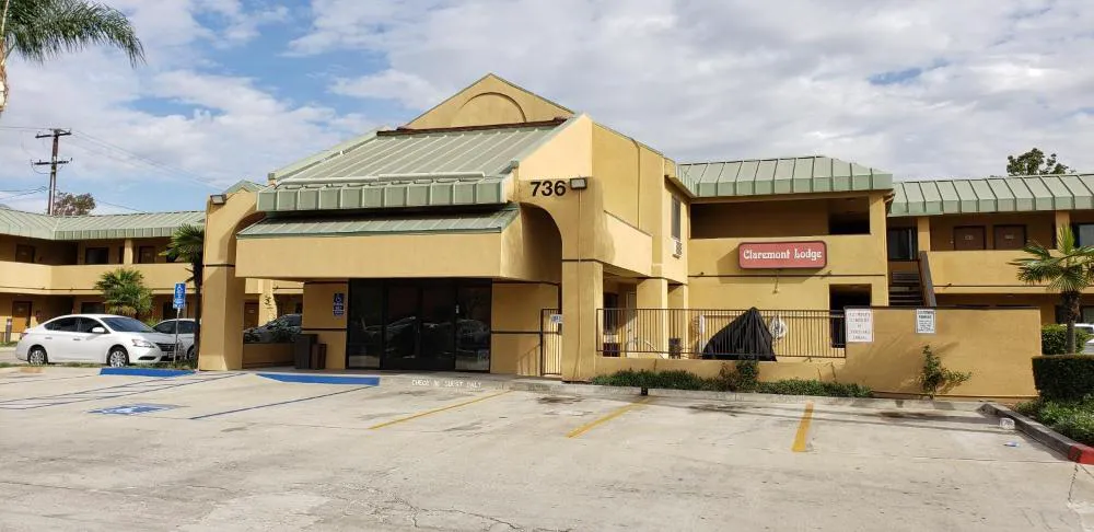 Claremont Lodge hotel hero