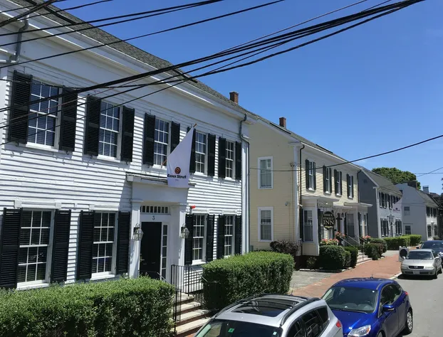 Essex Street Inn & Suites, an Ascend Collection Hotel hotel detail image 1