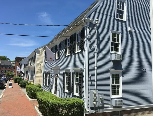 Essex Street Inn & Suites, an Ascend Collection Hotel hotel detail image 4