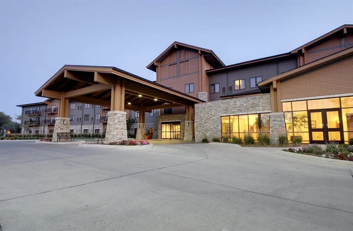 King's Pointe Waterpark Resort hotel hero