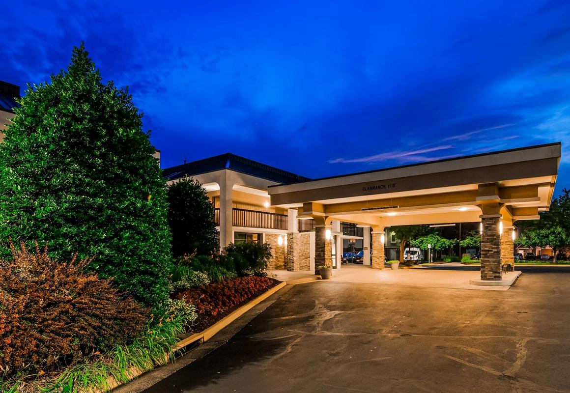 Best Western Dulles Airport Inn hotel hero