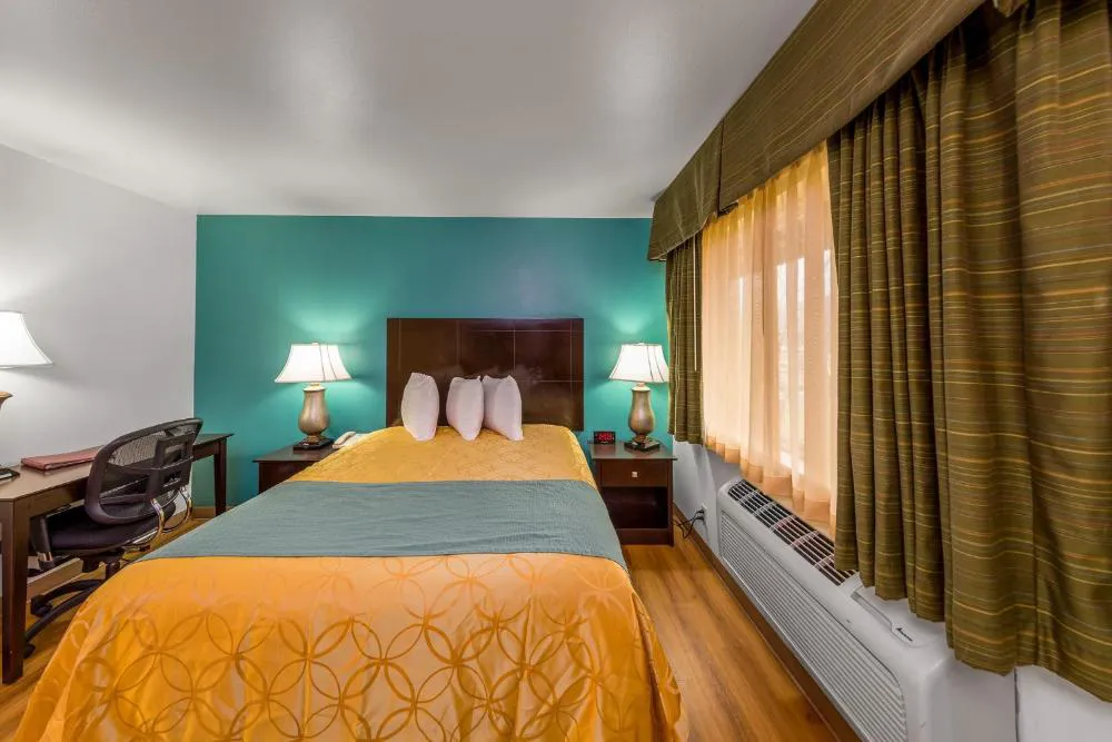 Sunset Motel Hood River hotel hero