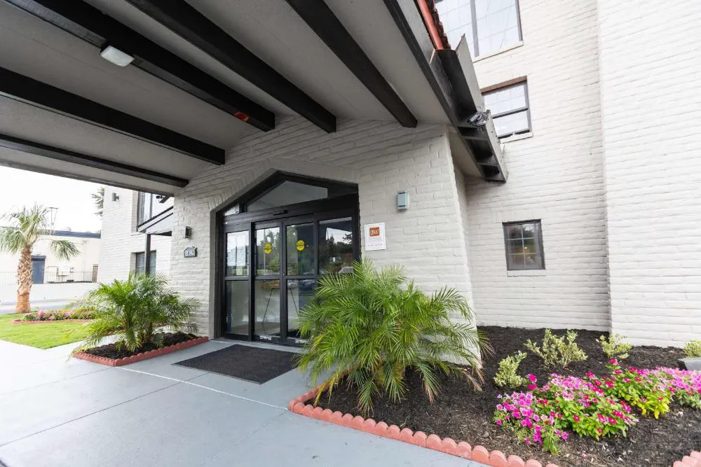 Bhagat Hotels Stone Mountain Atlanta BW Signature Collection hotel hero