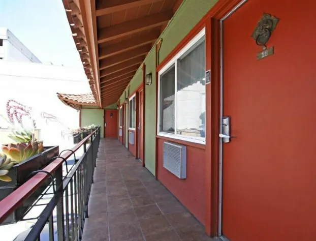 Royal Pagoda Motel hotel detail image 3