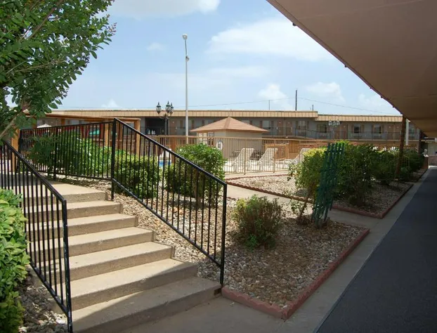 Executive Inn and Suites Springdale hotel detail image 3