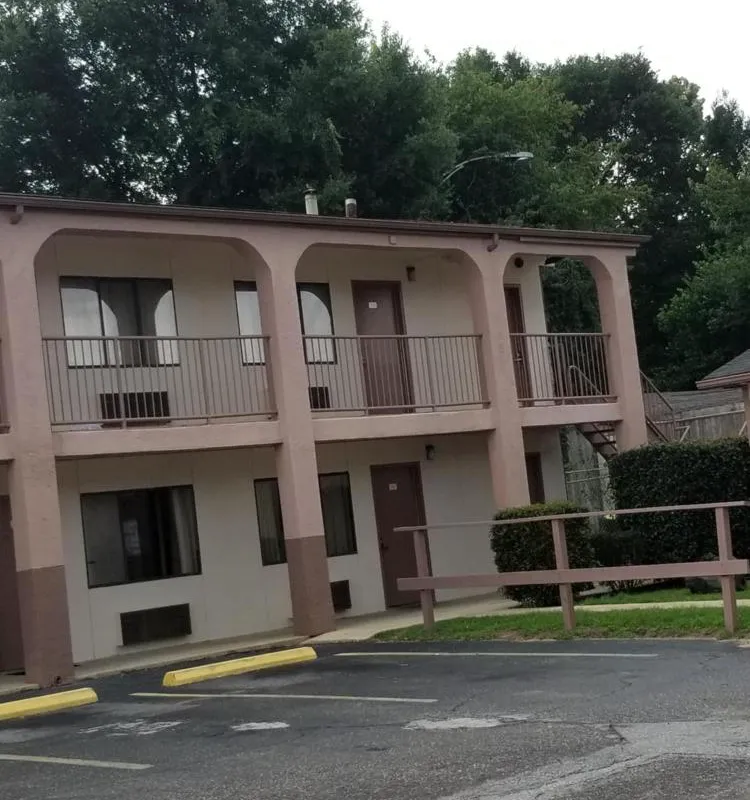 Executive Inn hotel hero