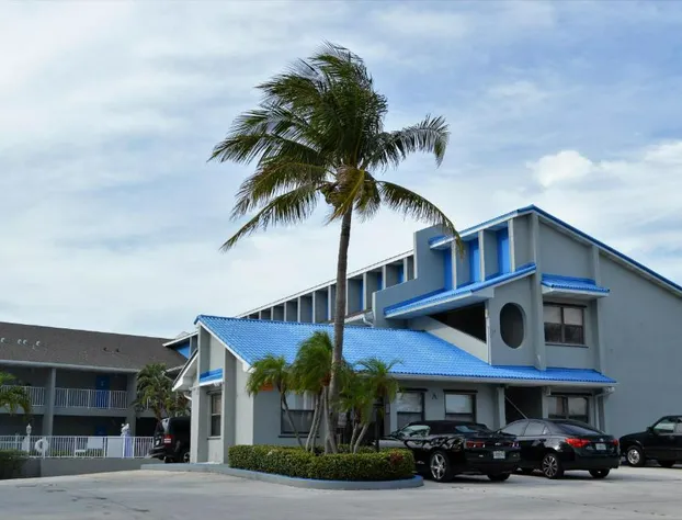 Dockside Inn & Resort hotel detail image 4