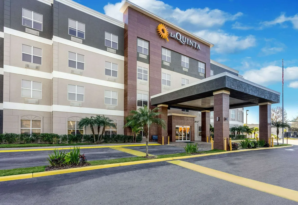 La Quinta Inn & Suites by Wyndham Tampa Central hotel hero