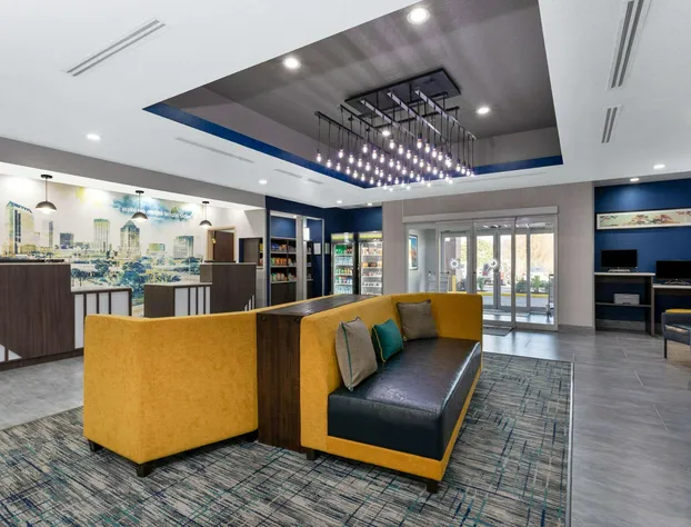 La Quinta Inn & Suites by Wyndham Tampa Central hotel detail image 3