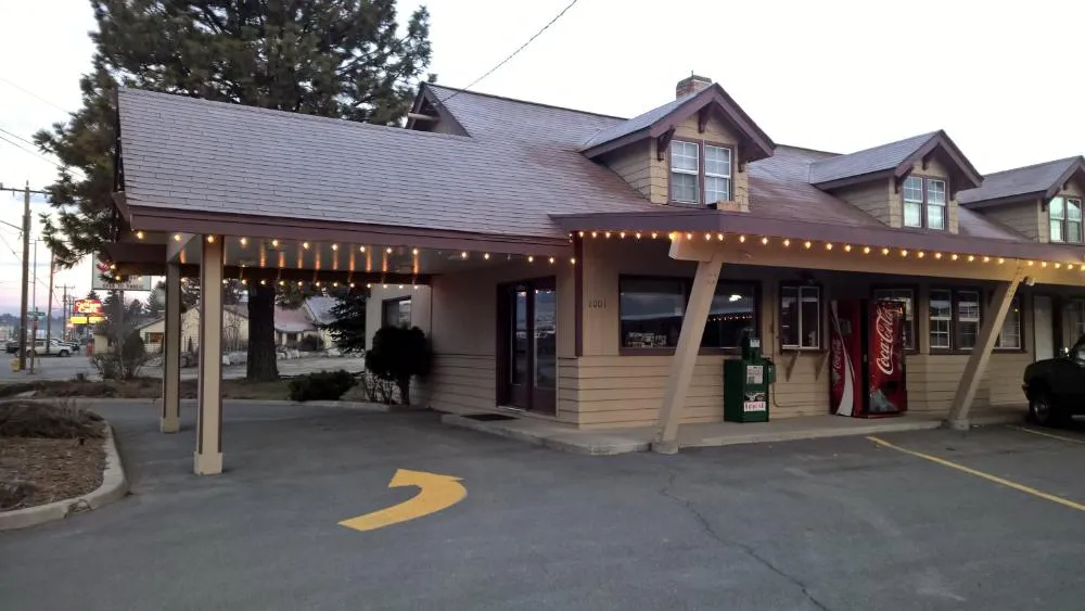 Cle Elum Travelers Inn hotel hero