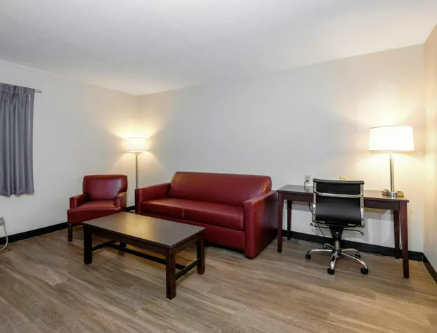 Red Roof Inn Holton hotel detail image 4