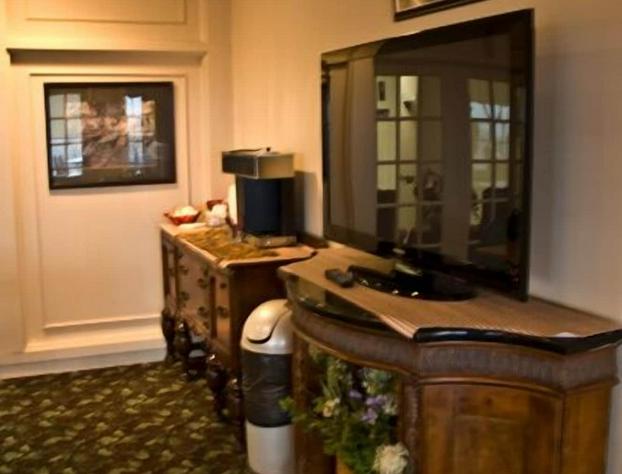 Hillside Inn hotel detail image 4