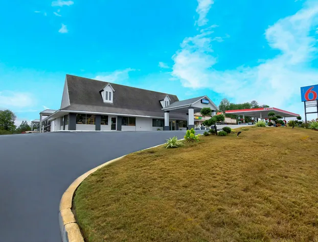 Motel 6 Byron, GA hotel detail image 1