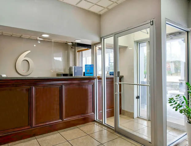 Motel 6 Byron, GA hotel detail image 4