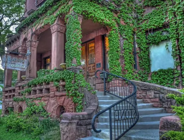 Redstone Inn And Suites hotel detail image 3