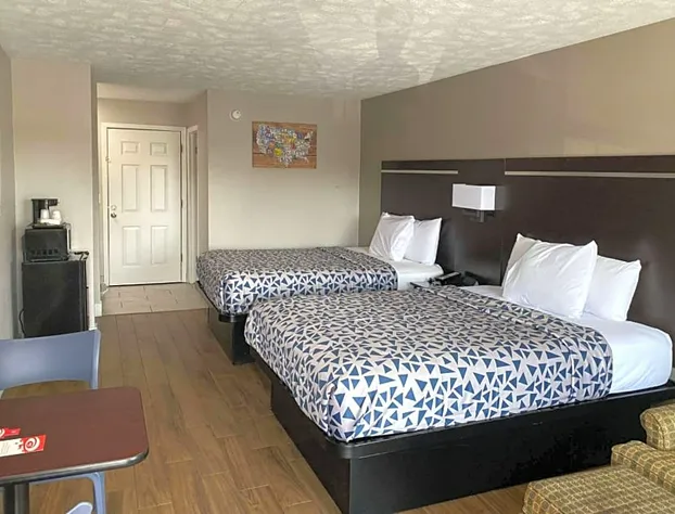 Econo Lodge Sevierville-Pigeon Forge on the River hotel detail image 4