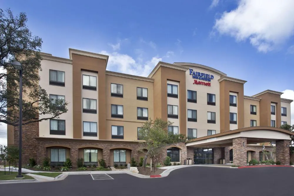 Fairfield Inn & Suites by Marriott Austin Northwest/Research Blvd hotel hero