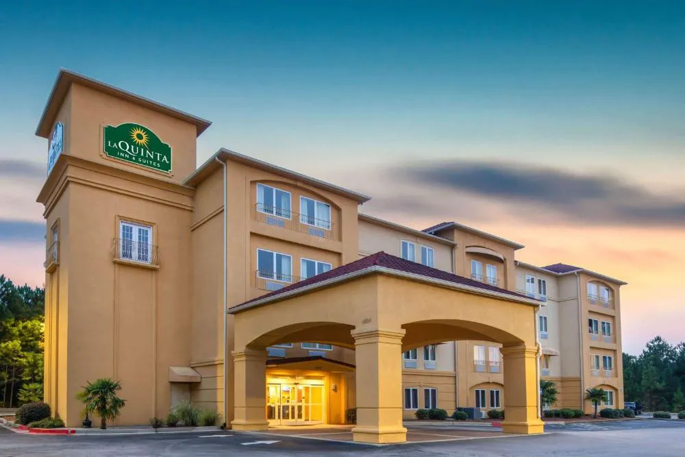 La Quinta Inn & Suites by Wyndham Atlanta-Union City hotel hero