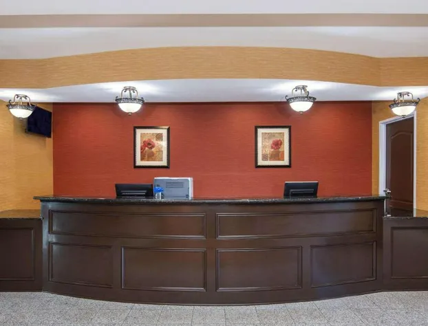 La Quinta Inn & Suites by Wyndham Atlanta-Union City hotel detail image 4