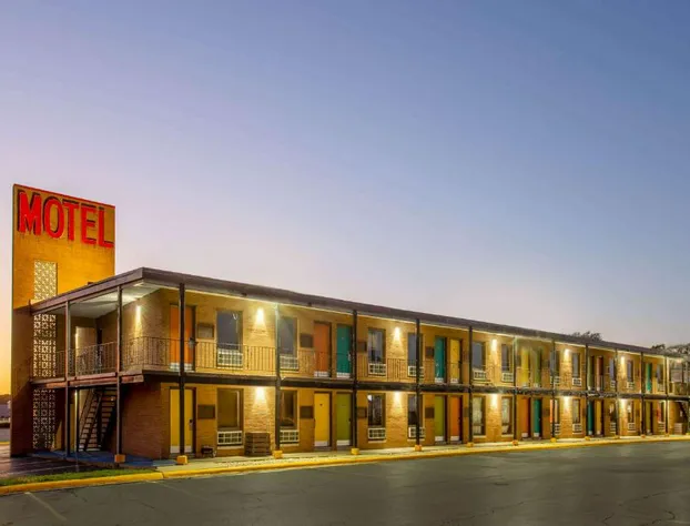 Starved Rock Motor Inn Travelodge by Wyndham hotel detail image 4