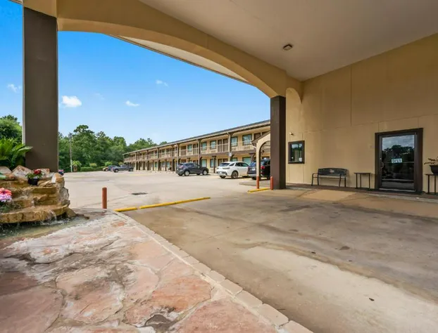 Executive Inn and Suites hotel detail image 4
