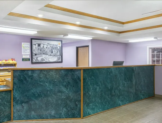 Super 8 by Wyndham Sweet Springs hotel detail image 2