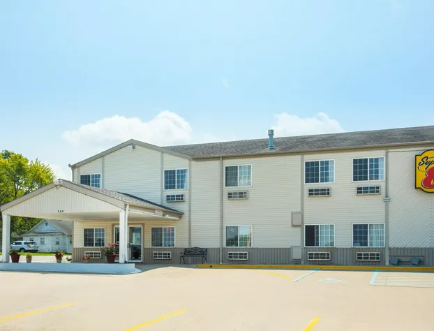 Super 8 by Wyndham Sweet Springs hotel detail image 1