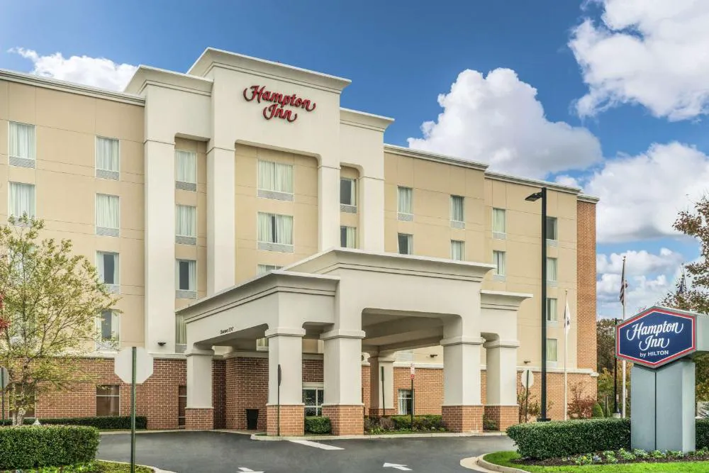 Hampton Inn Richmond Airport hotel hero