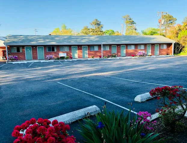 Bassett Motel hotel detail image 1