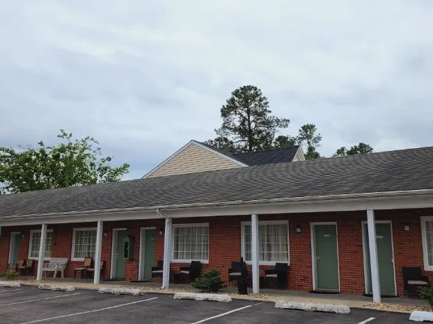 Bassett Motel hotel detail image 3