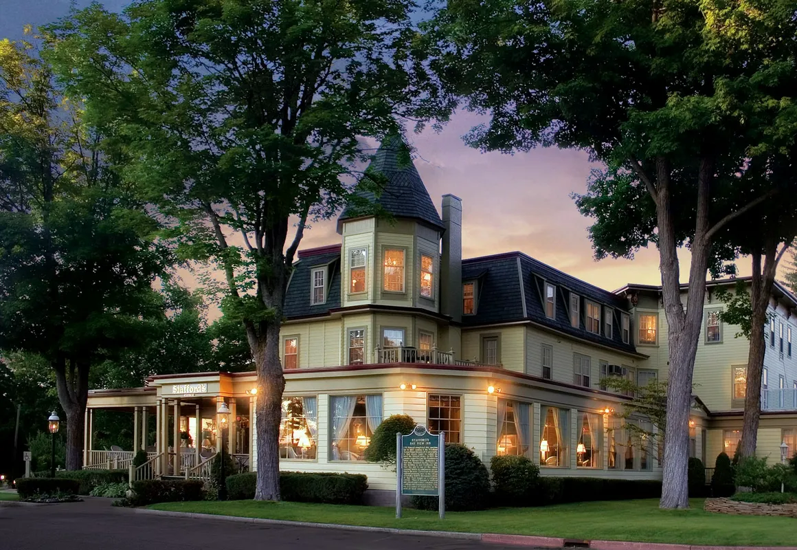 Stafford's Bay View Inn hotel hero