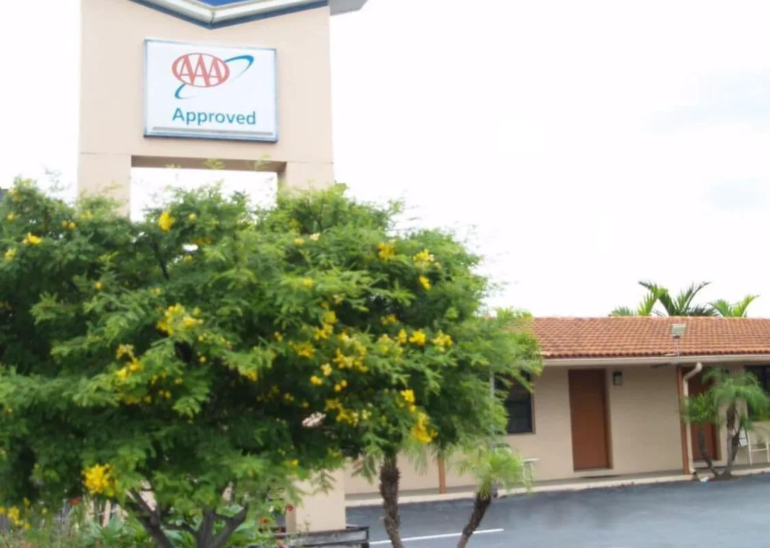 Parkview Motor Lodge hotel hero