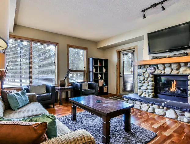 Rundle Cliffs Lodge by Spring Creek Vacations hotel detail image 3