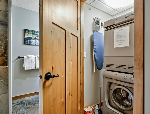 Rundle Cliffs Lodge by Spring Creek Vacations hotel detail image 4