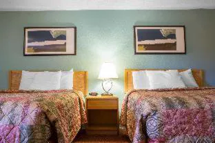 Econo Lodge Bradford hotel detail image 4